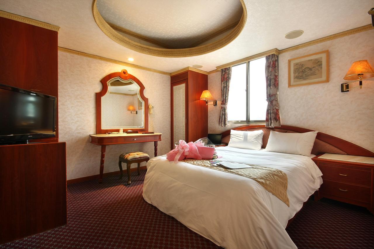 Wang Fu Hotel Miaoli Buitenkant foto