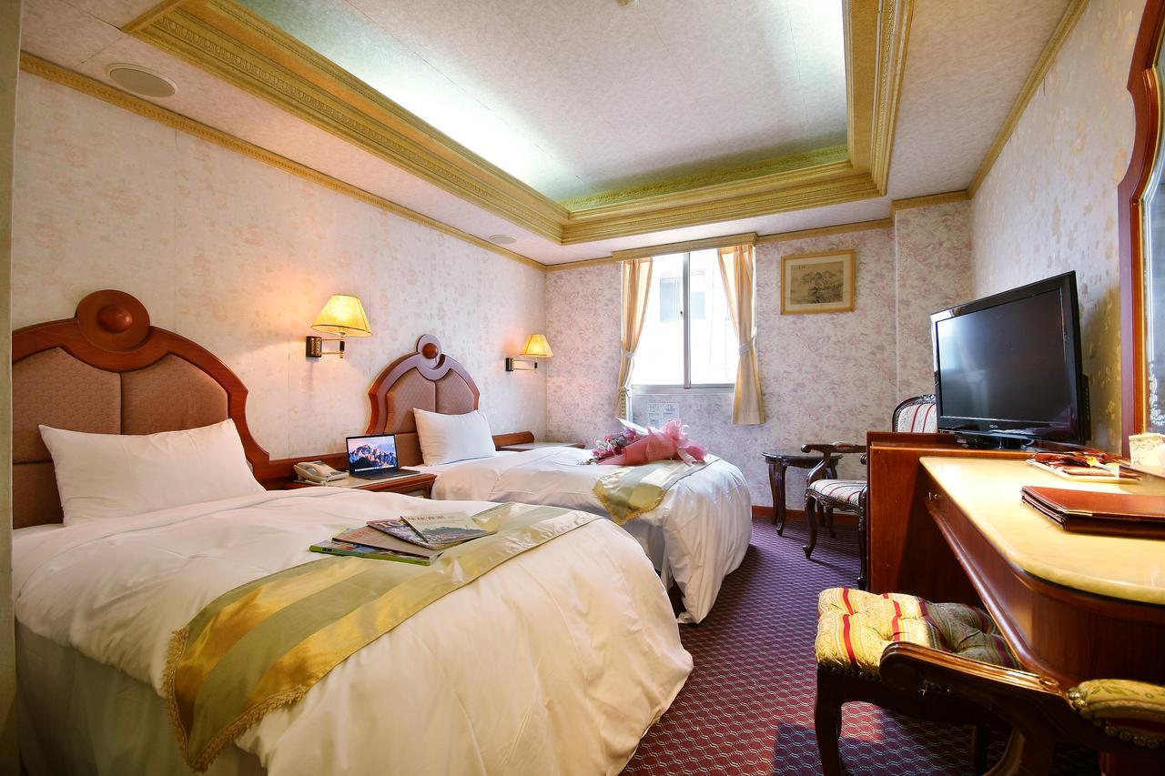 Wang Fu Hotel Miaoli Buitenkant foto