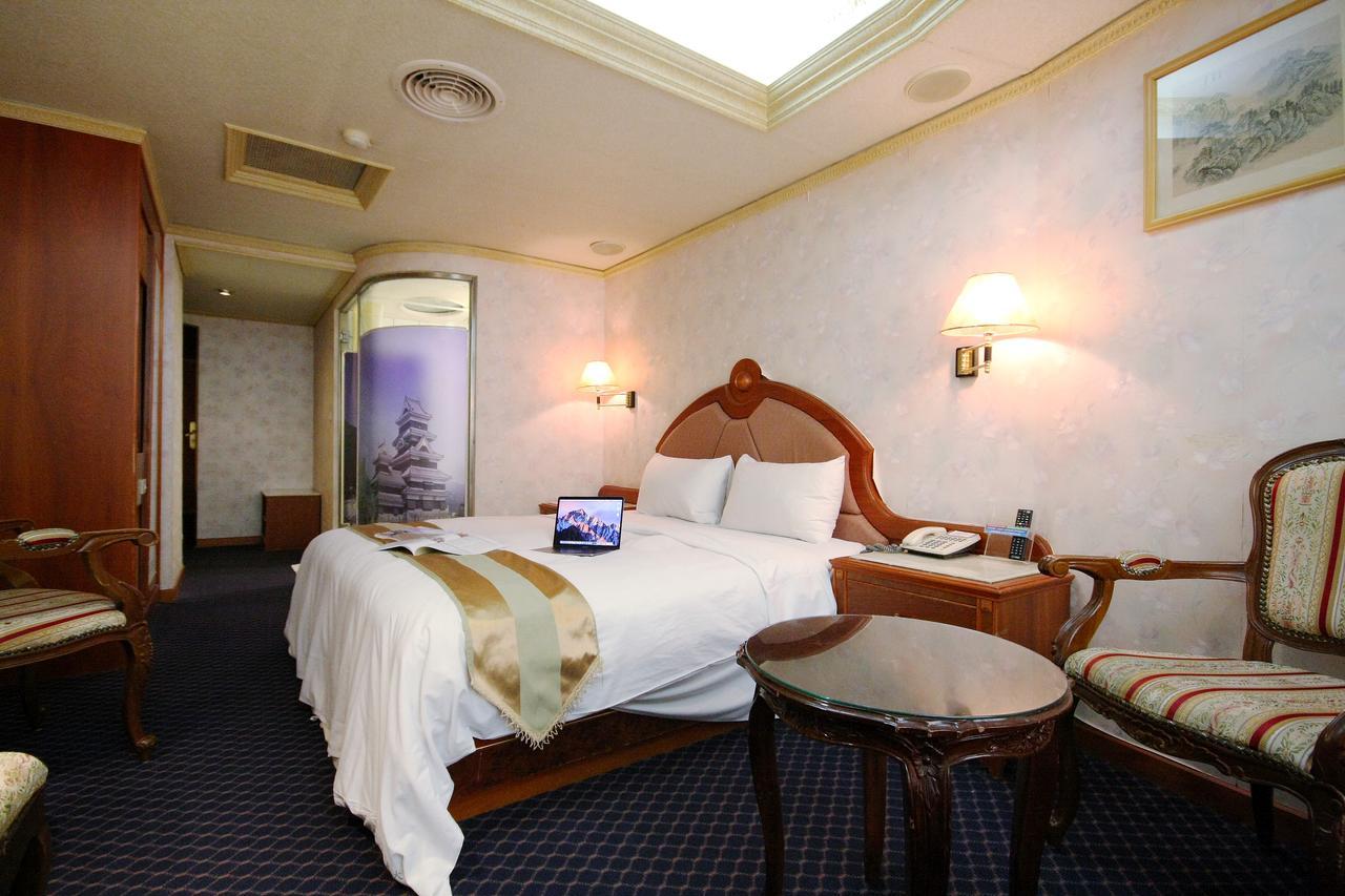 Wang Fu Hotel Miaoli Buitenkant foto