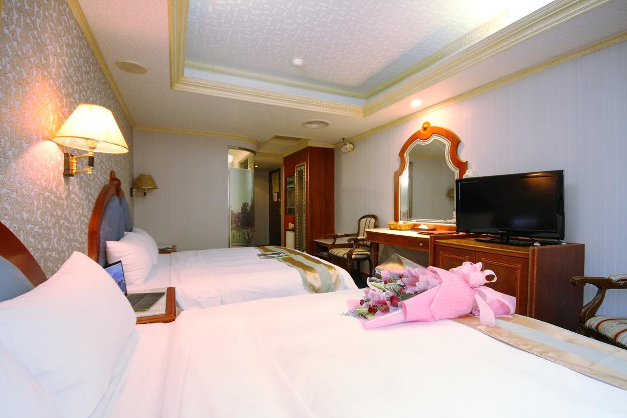 Wang Fu Hotel Miaoli Buitenkant foto