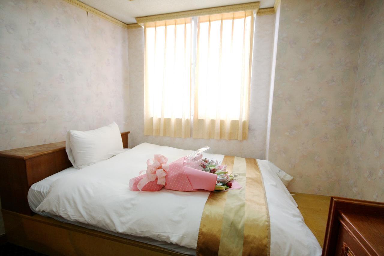 Wang Fu Hotel Miaoli Buitenkant foto