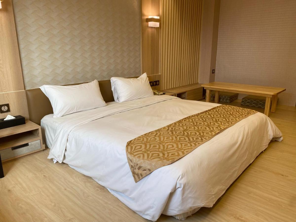 Wang Fu Hotel Miaoli Buitenkant foto